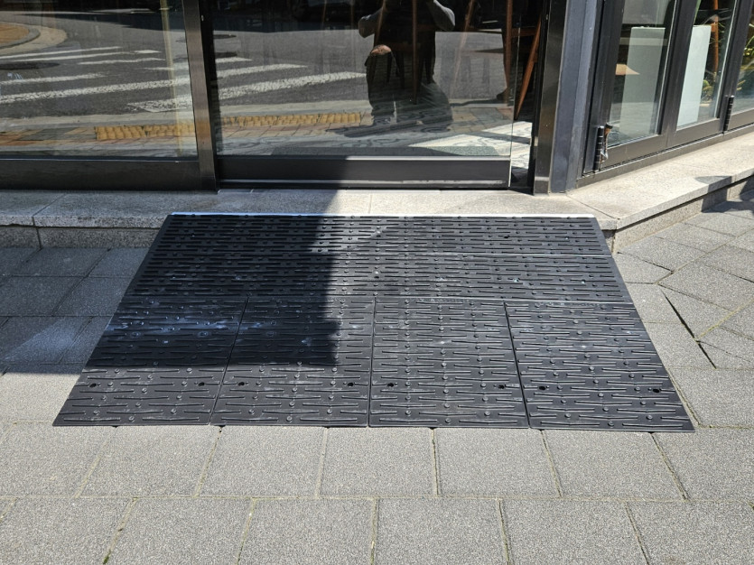 남양주 다산 장애인자립생활센터 점포 자동문 경사 발판