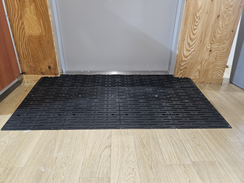 의왕시 희망나래장애인복지관 : 점포 내부 문턱 경사로