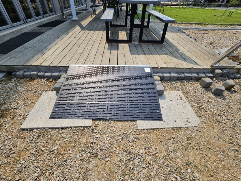 화성시 아르딤복지관 : 점포 앞 경사판 설치