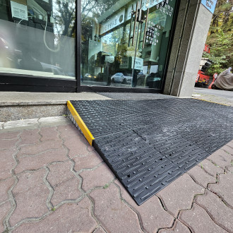 부천시 장애인종합복지관 : 장애인 경사로 설치