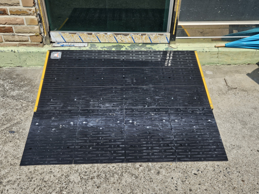 화성시 아르딤복지관 : 경사로 설치