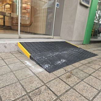 부천시 장애인종합복지관 : 점포 진입판 설치