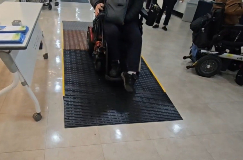 화성시 무장애마을만들기 성과공유회 : 이동식 체험 경사로 제작 설치